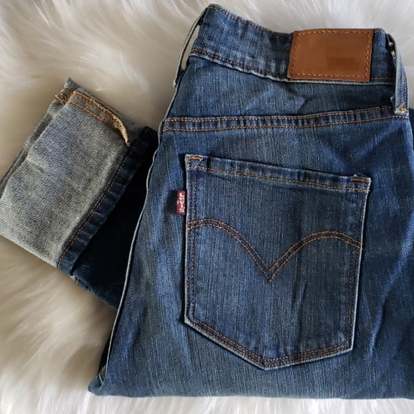 Levi's - Picture 2 of 11